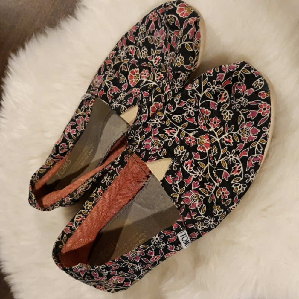 Floral Toms